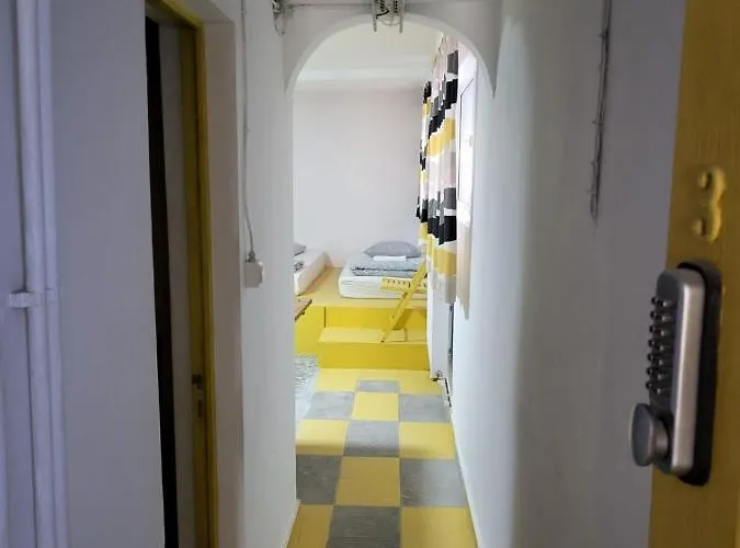 Hostel Gara De Nord-banat-4-you Boekarest