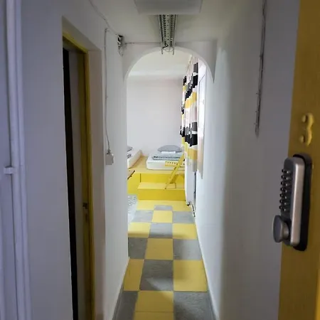 Hostel Gara De Nord-banat-4-you Boekarest